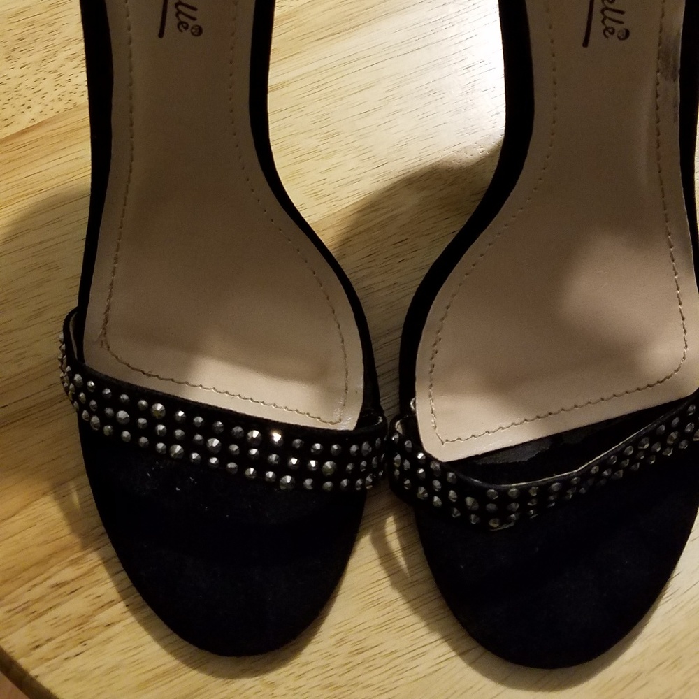 Anne Michelle elegant sandals